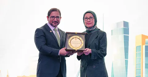 Shaha accepting CIFA award